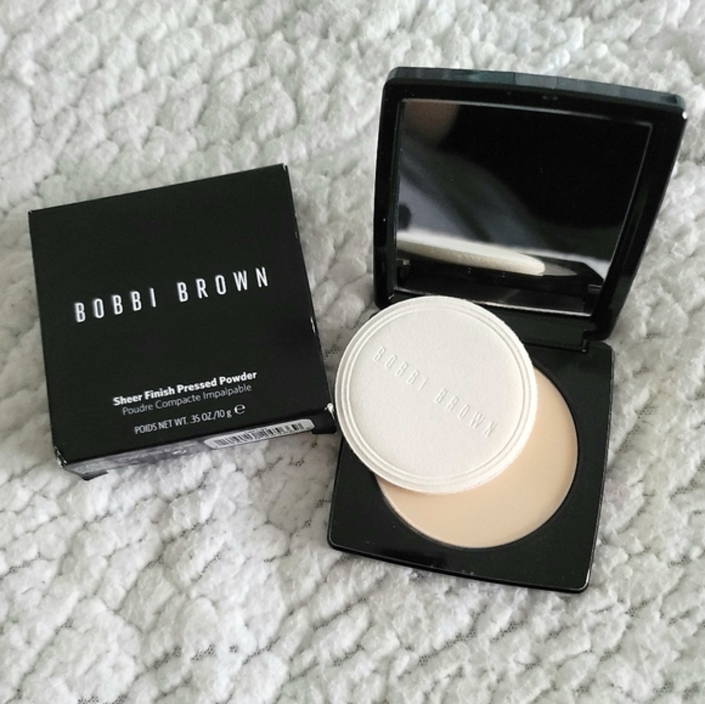 NEW Bobbi Brown Sheer Finish Pressed Powder in Pale Yellow 10 g